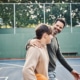 Ein Vater spielt mit dem Sohn Basketball. Symbolbild: Getty Images / pixdeluxe / iStock / Getty Images Plus