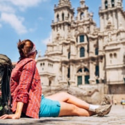 Pilgerreisende in Santiago De Compostela. Symbolbild: Getty Images / Solovyovy / iStock / Getty Images Plus